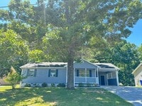 Building Photo - 3266 Somerset Dr SE