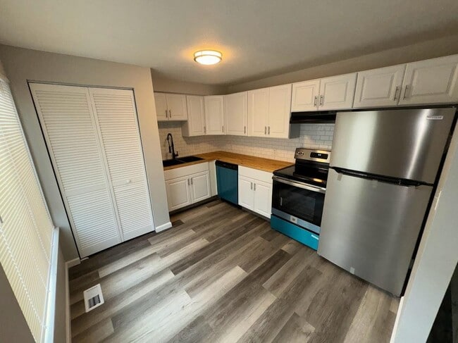 Building Photo - 5510 Beavercrest Dr