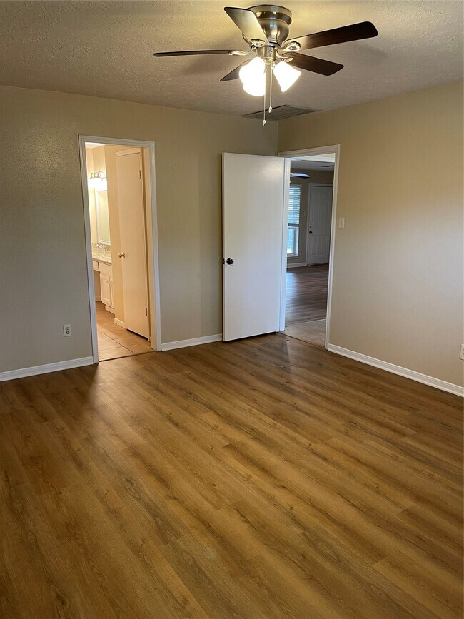 Building Photo - 2914 Arrowhead Dr