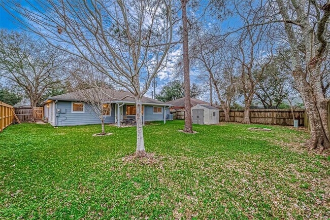 Building Photo - 2122 Heritage Colony Dr