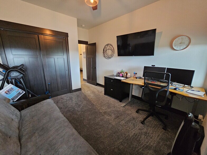 Building Photo - 7994 Brooks Loop