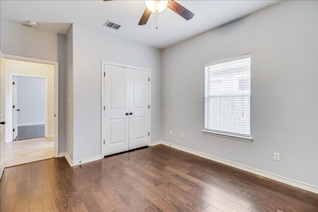 Building Photo - 5834 Aava Dr