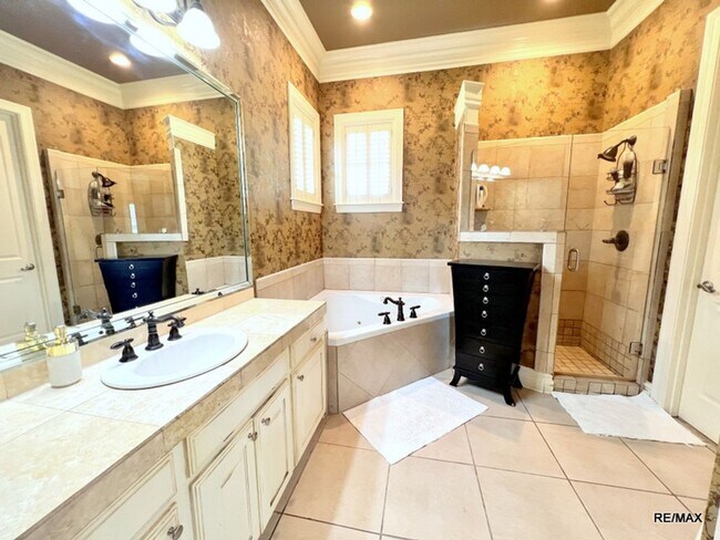 Building Photo - 10945 Angelles Cove