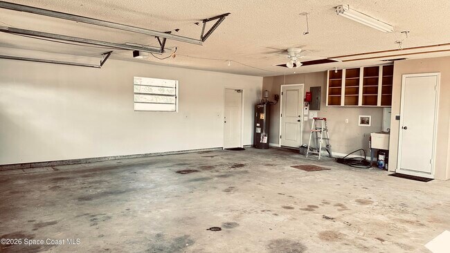 Building Photo - 301 Nesbitt St