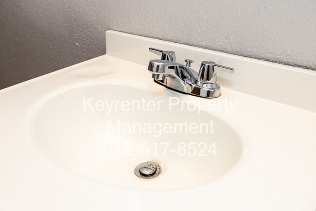 Building Photo - 3 BED/ 1 BATH IN UP AND COMING NEIGHBORHOOD