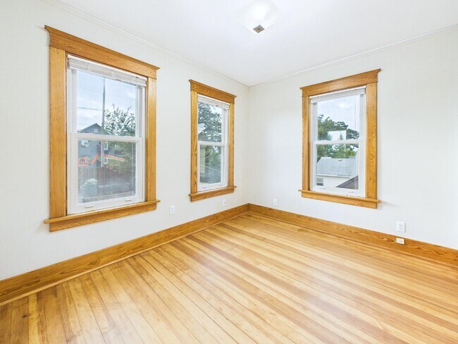 Building Photo - 1522 Park Wild Ave