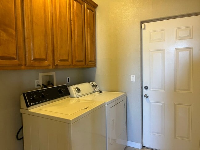 Building Photo - COMING SOON!! 4 bedrooms 2 bathroom home i...