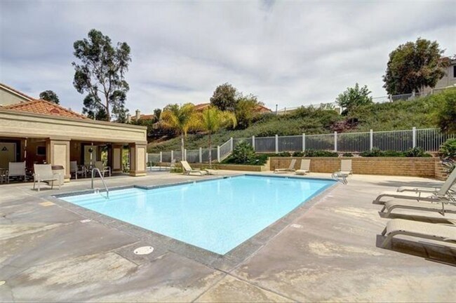 Building Photo - 10878 Creekbridge Pl