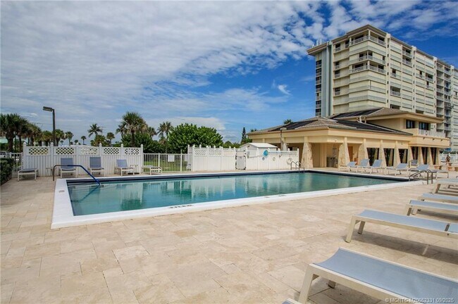 Building Photo - 10680 S Ocean Dr