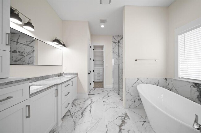 Building Photo - 8519 Lofty Pnes