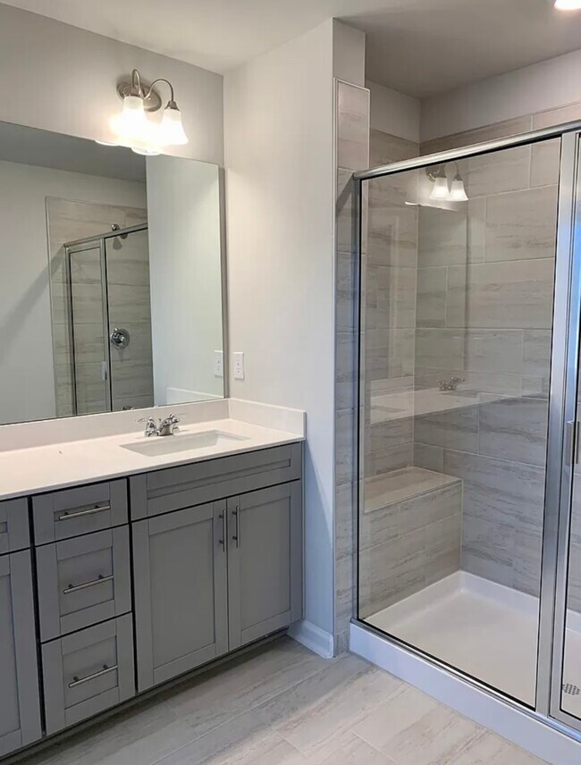 Building Photo - 525 Hazy Hls Ln