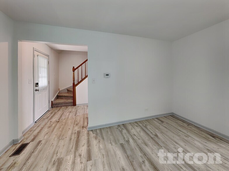 Building Photo - 1419 Farrington Ln