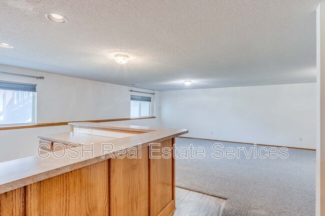 Building Photo - 1420 N Aksarben St