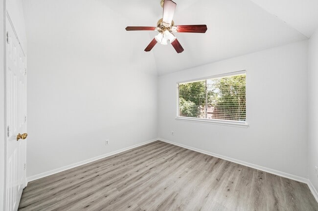 Building Photo - 4723 Knights Branch Dr