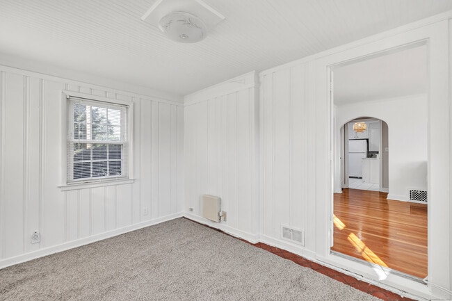 Building Photo - 124 Stiles St