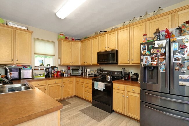 Building Photo - 961 Maltby Ave