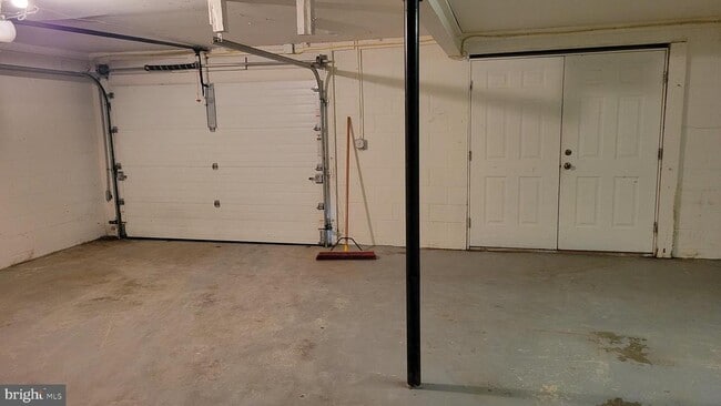 Building Photo - 29620 Whalen Rd