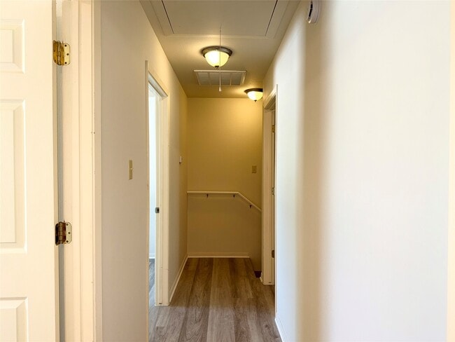Building Photo - 10066 Emnora Ln