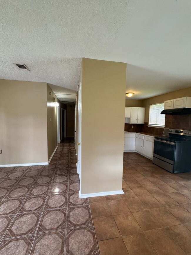 Building Photo - 3BD/1BA House on Cedarcrest Ave. in Baton ...