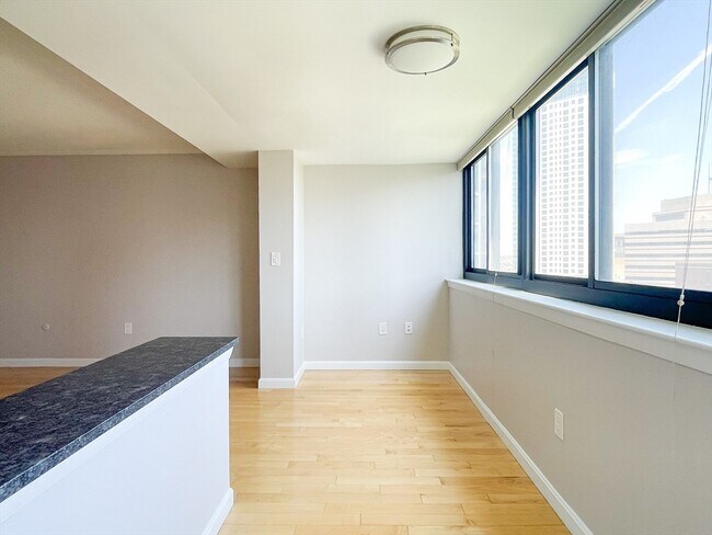 Building Photo - 9 Hawthorne Pl