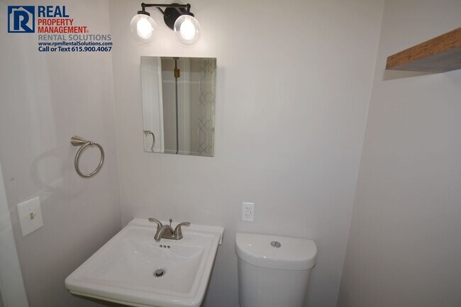 Building Photo - All brick 3BD home PLUS bonus room & back deck, half mile to MTSU!
