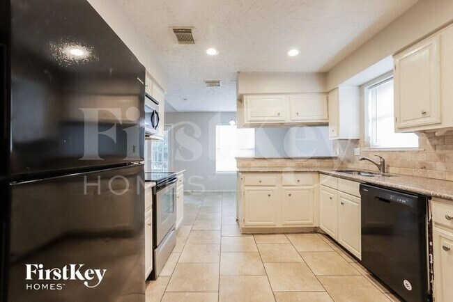 Building Photo - 15814 Whipple Tree Dr