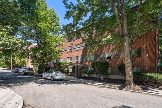 Building Photo - 133 Beaconsfield Rd