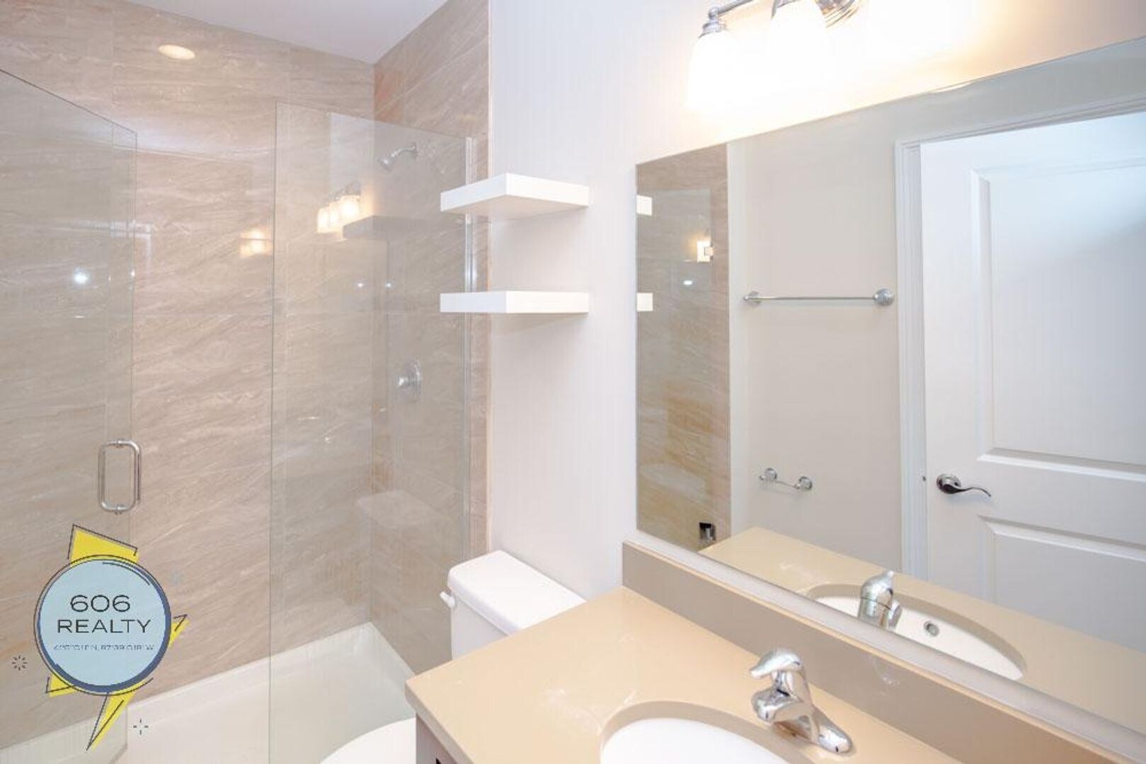 Building Photo - 649 W Deming Pl