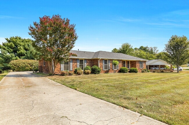 Building Photo - 3 Bedroom/2 Bathroom Home in Springfield