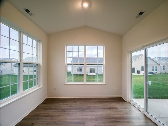 Building Photo - 14347 Clover Ave