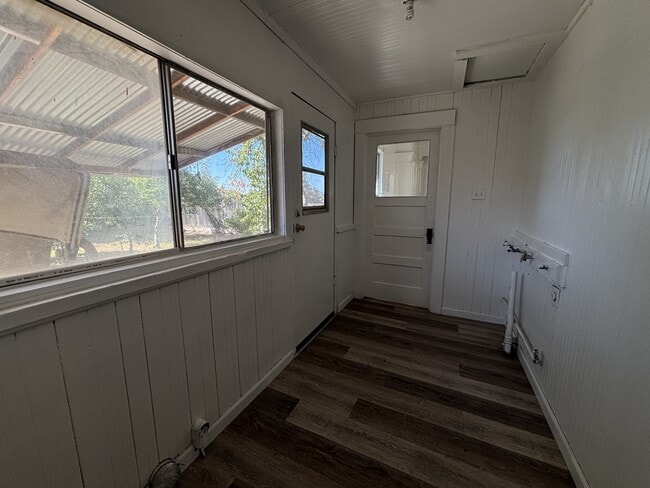 Building Photo - 2800 Ross Ave