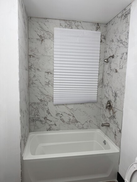 Building Photo - 919 S 50th St