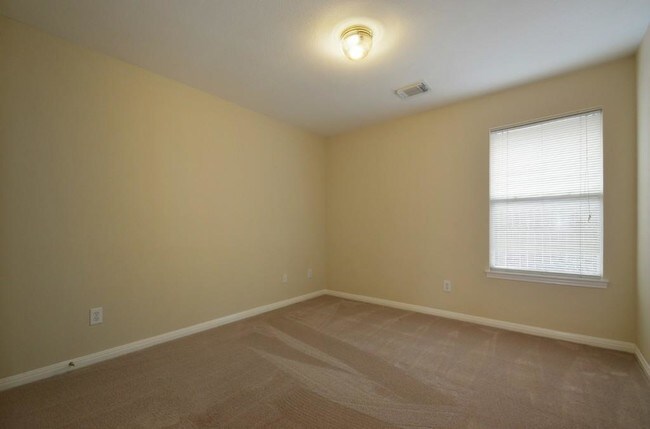 Building Photo - 2000 Maize Bend Dr