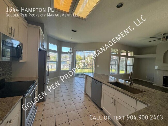 Building Photo - 1644 Hampton Pl