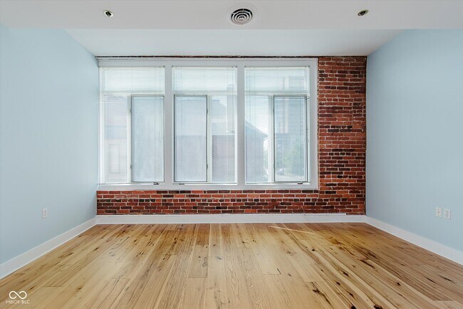 Building Photo - 430 N Park Ave