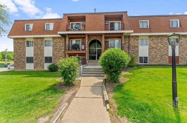 Primary Photo - 1195 Meadow Ln