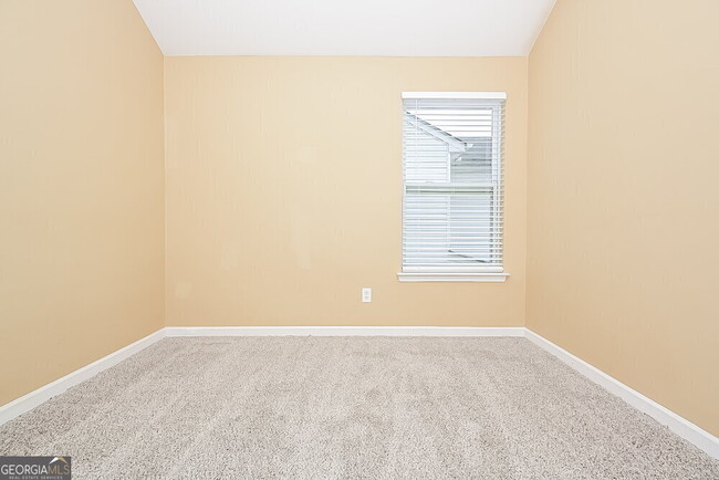 Building Photo - 6490 Grey Fox Way