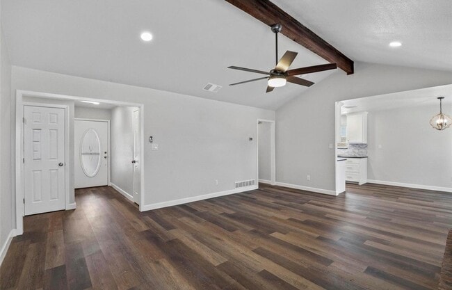 Building Photo - 324 Sioux St