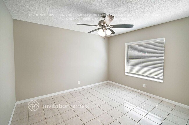 Building Photo - 5825 Ithaca Cir W