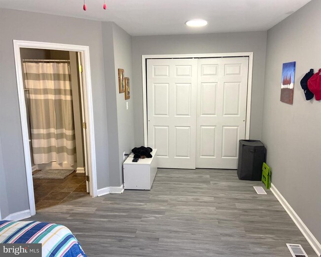 Building Photo - 83 Fuzzy Tail Dr