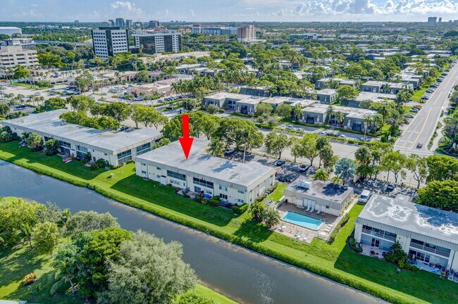 Building Photo - 10789 N Military Trl