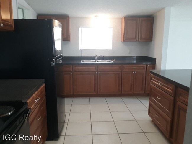 Building Photo - 3 br, 2 bath House - 907 Espanola Way