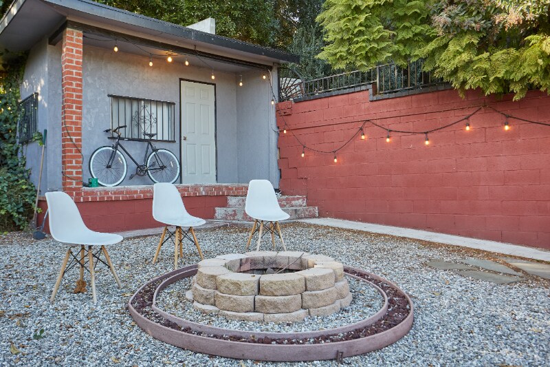 Building Photo - 1053 N Eastman Ave