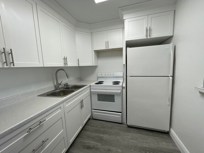 Building Photo - 172 Sussex I