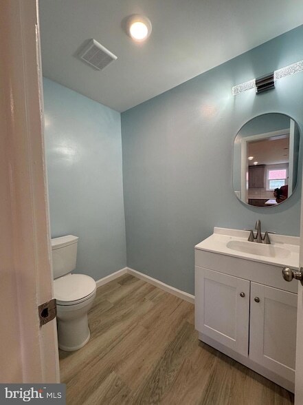 Building Photo - 109 E Park Ave