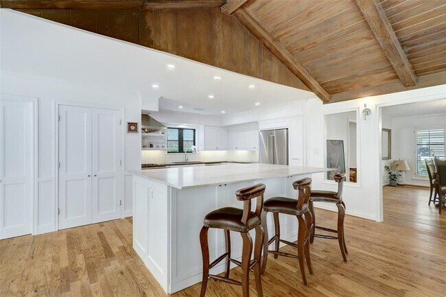 Building Photo - 12419 Mossycup Dr