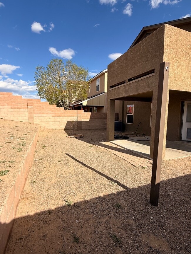 Building Photo - 2103 N Ensenada Cir SE