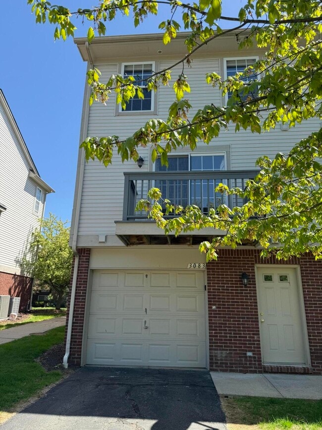 Building Photo - 3083 Promenade Cir