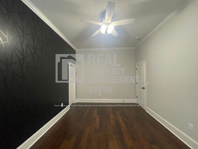 Building Photo - 435 New St