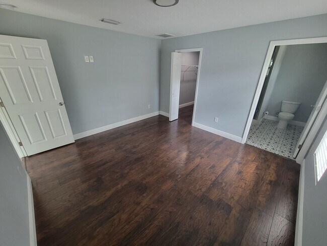 Building Photo - Beautiful Home near Busch Gardens!